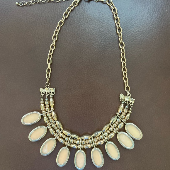Statement necklace good/excellent condition - Picture 5 of 11